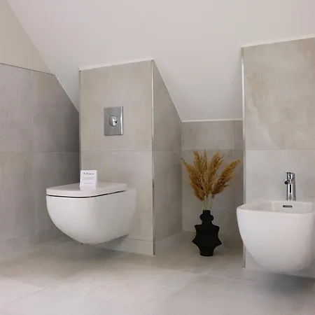 Holiday home Luxus-strandhaus: Wellness-oase Mit Garten Und Grill