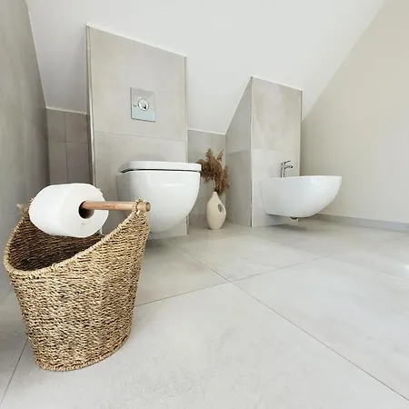 Holiday home Luxus-strandhaus: Wellness-oase Mit Garten Und Grill
