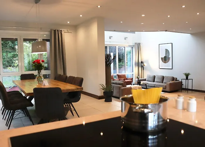 Rosenhaus - Luxorioeses Mit Viel Platz Fuer Ganze Familie Von 